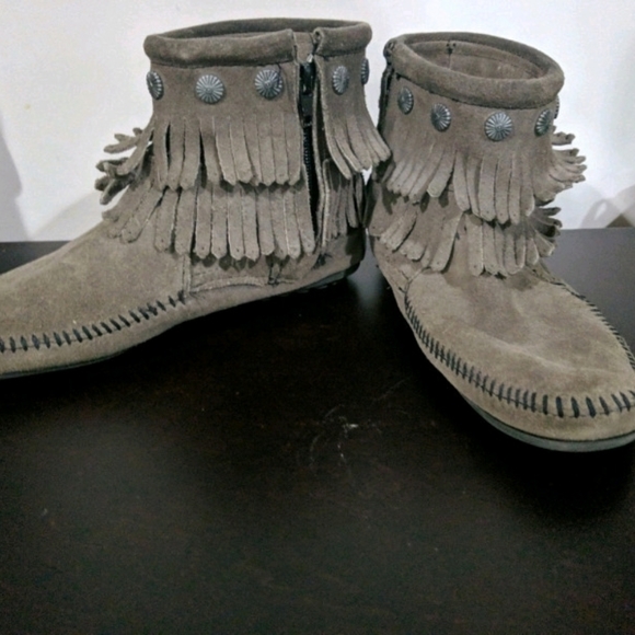 Minnetonka
Moccasin Boots - Picture 6 of 7
